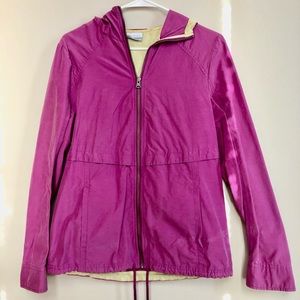In excellent condition. Marked as a medium, fits true to size. Bright fuchsia.